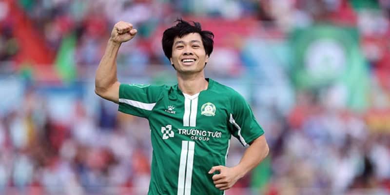 HLV Kim Sang Sik Có Hành Động Thân Mật Với Công Phượng - hình ảnh - jvggcbyzf.top HLV Kim Sang Sik Có Hành Động Thân Mật Với Công Phượng - hình ảnh - jvggcbyzf.top