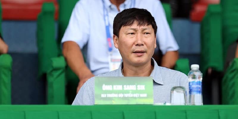 HLV Kim Sang Sik Có Hành Động Thân Mật Với Công Phượng - hình ảnh - jvggcbyzf.top HLV Kim Sang Sik Có Hành Động Thân Mật Với Công Phượng - hình ảnh - jvggcbyzf.top